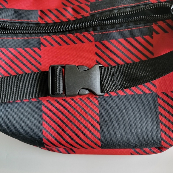 DICKIES PLAID FANNY PACK - Picture 7 of 12